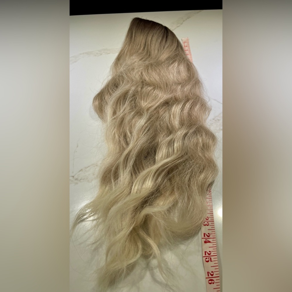 HAIR, 26” Wavy, Center Part, Ombre Brown to Blonde - Picture 12 of 13
